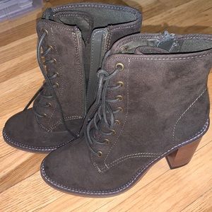 Heel boots